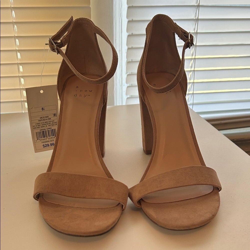 Women's Tan Heeled Sandals